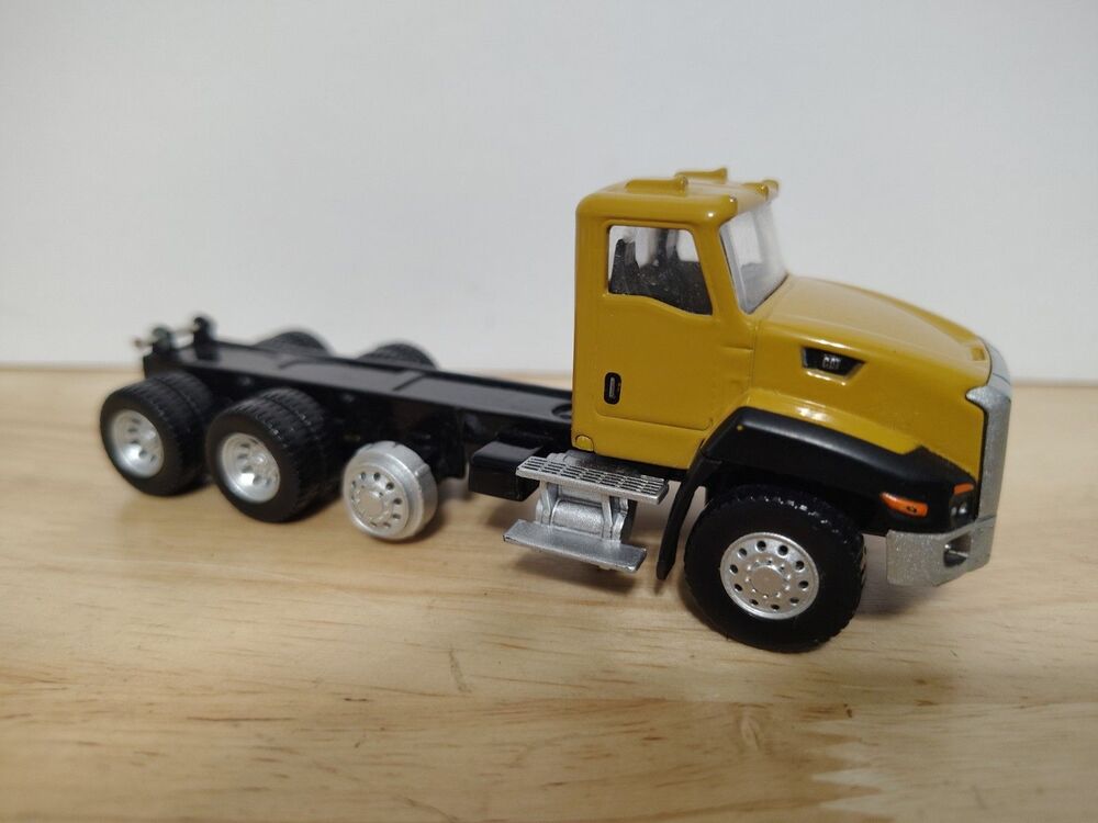 Cat 85992 Caterpillar Day Cab Truck 6x4 Construction 1:64 Diecast
